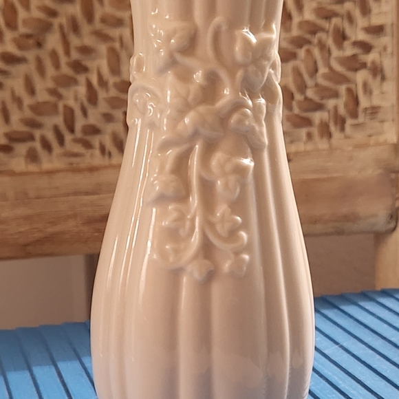 Lenox Flower Vase - Fine Ivory China Raised Flower Motif w/ Gold Trim - Picture 5 of 6